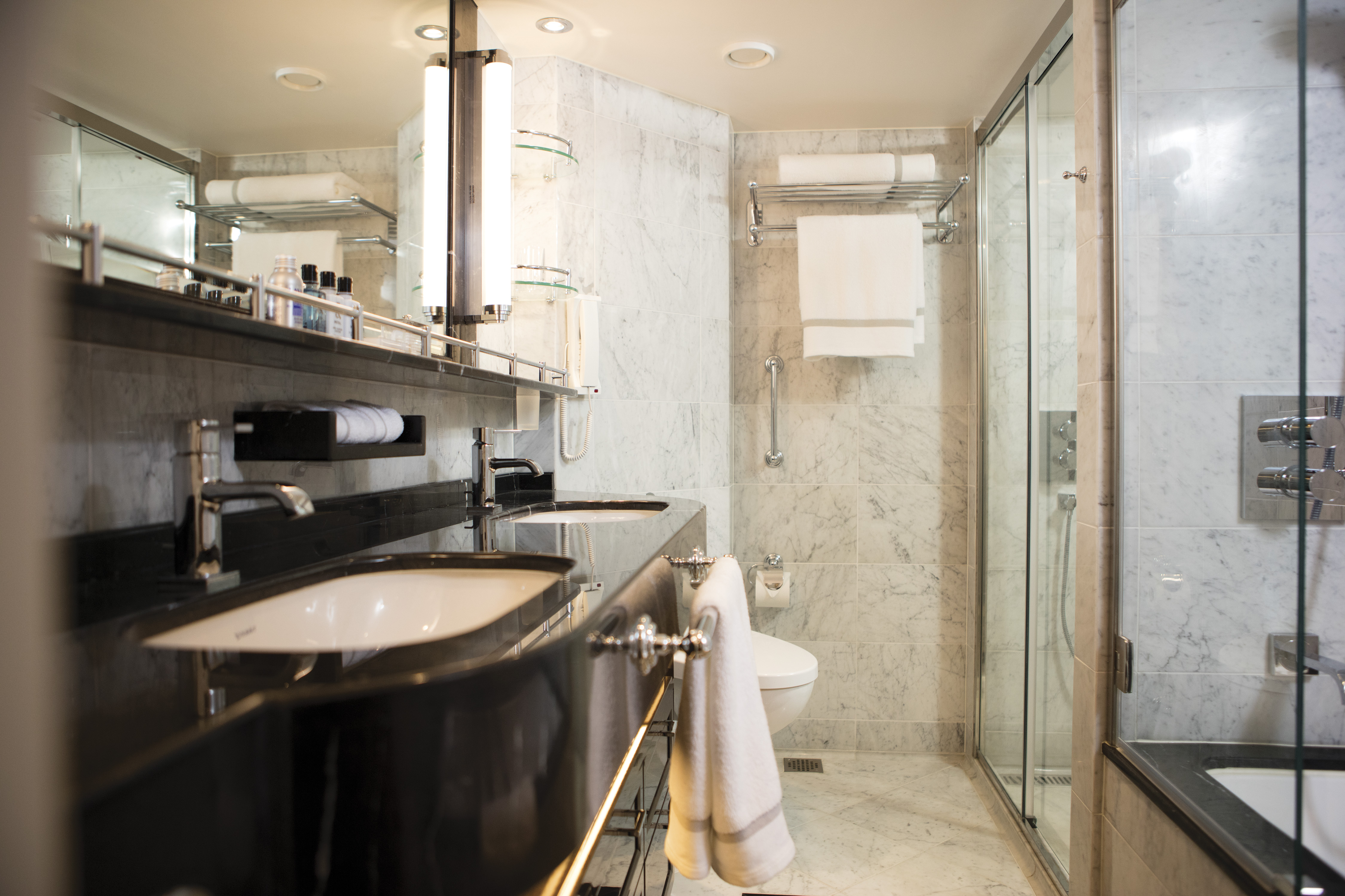 RSSC - Seven Seas Explorer - Accommodation - Concierge Suite 1.jpg